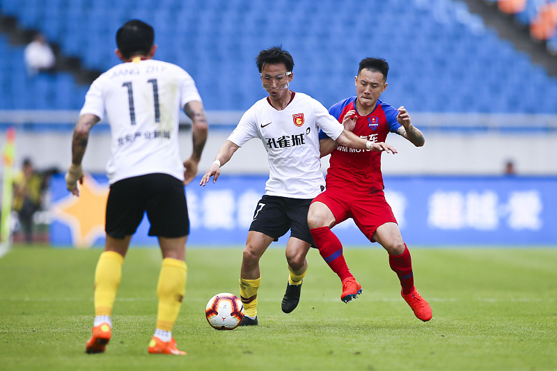 「上海申花」后悔吗？申花曾因舍不得多花钱错过新祁宏入队，里皮都一度力捧他