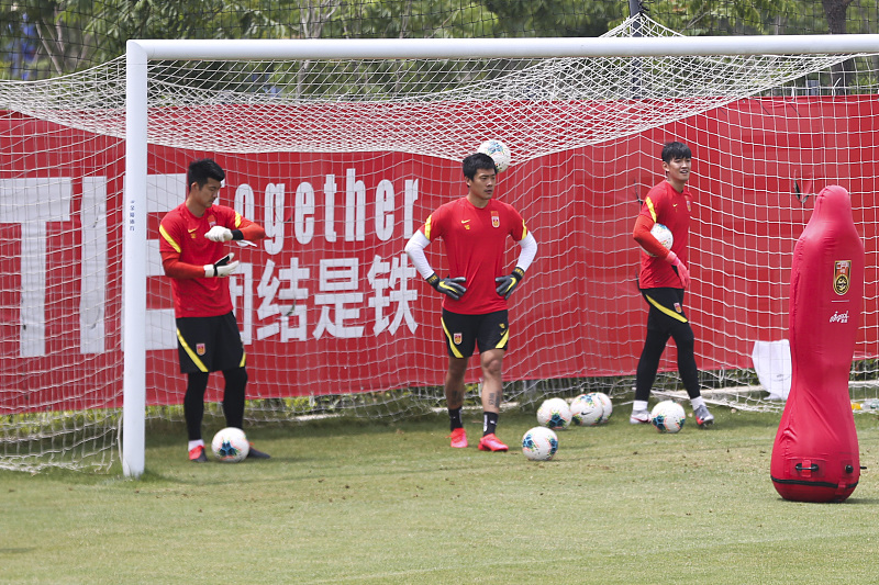 广州恒大|喜讯！恒大后防核心将在新赛季中超开打前火线复出，未来将挑大梁