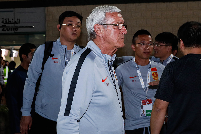 #国足#最强国足来了，破巴萨大门的神锋都只能坐板凳，世界杯，我们来了