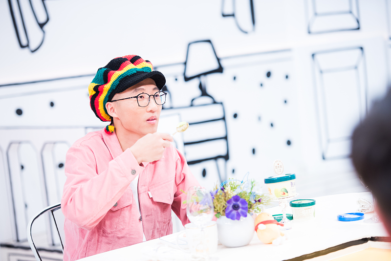 姐姐|《向往的生活》中“最没素质”嘉宾，何炅、黄磊都不愿看一眼，行为太过分