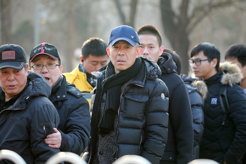 娱乐圈|娱乐圈第一“情圣”，连续“抛弃”两任妻子，今53岁娶90后少女！