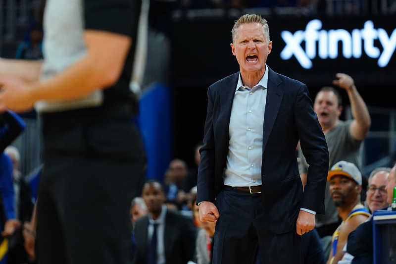 史蒂夫·科尔：就在刚刚！NBA总裁终于低下头，恳求科尔积极配合，联盟必须重启比赛