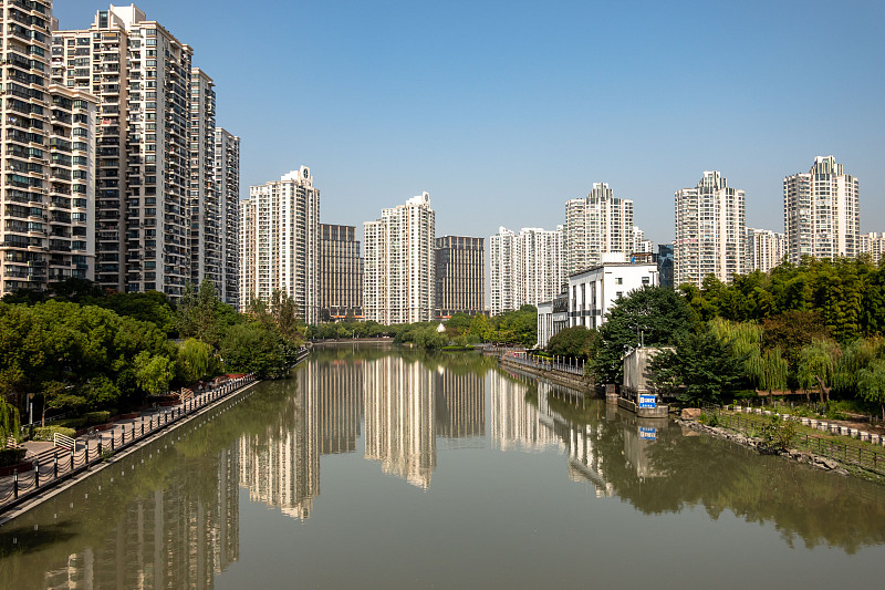 购房置业|今明两年打算买房的家庭,建议看一下这3点“忠告”,非常实用