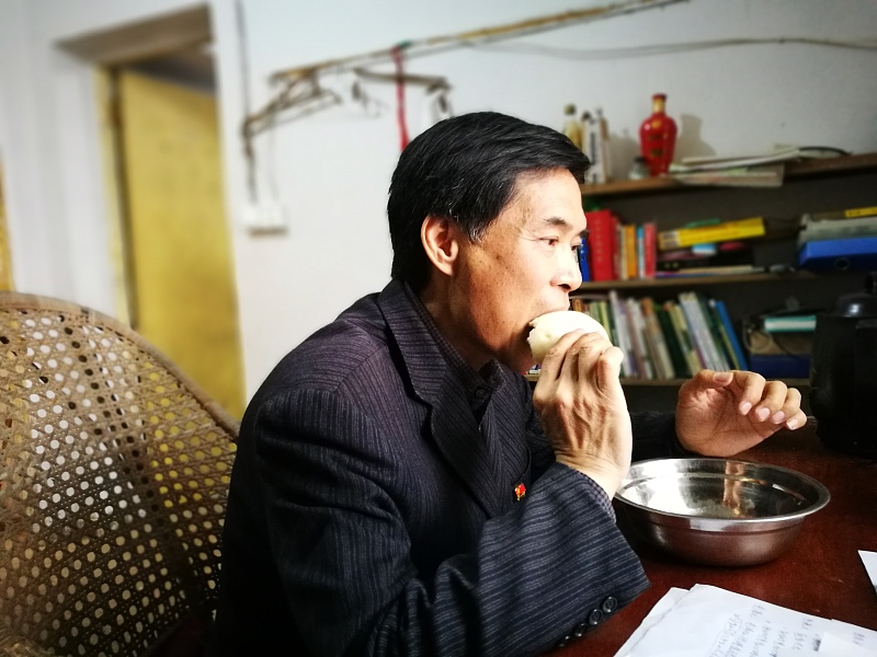 胆固醇|小米是养胃“良药”?消化科医生:少吃“2素”,胃或渐渐好转