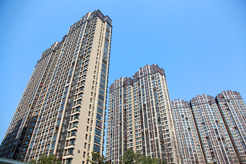 中海地产|看门大爷一语道破楼市实情，内行人直言：很多购房者都没他看得透