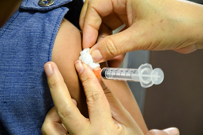 医学小栈 26岁女子无同房行为，查出HPV16型，妇科医生：都怪1件事害了她
