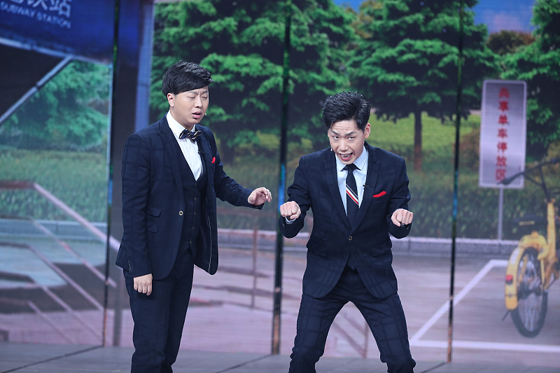 谢楠|李宏烨大谈“科普相声”，相声界老前辈既视感，网友：入戏太深了