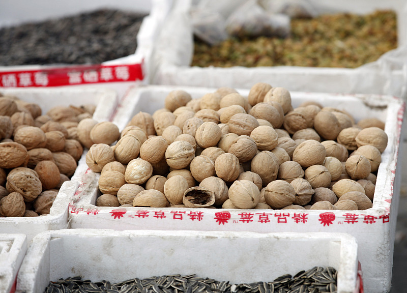 言谈健康|36岁女子脸色发黑，查出肝癌？医生：常吃3种食物，或有助于养肝