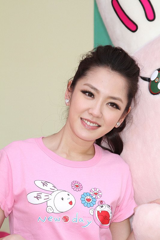 杨千霈|又一明星出轨被实锤：“她只不过是我的妹妹，亲个嘴怕啥？”