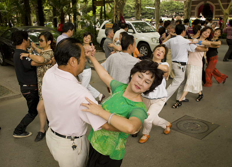 星儿说事 努力挽回老公，为什么老公还总想逃离家庭？