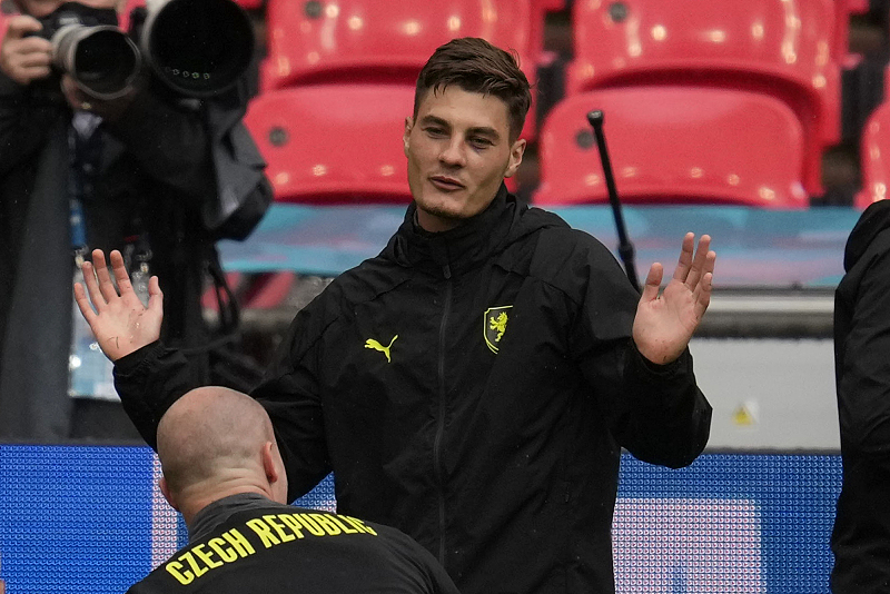 英格兰队|欧洲杯前瞻：今天4场比赛全部命中，明天英格兰是否会故意放水？