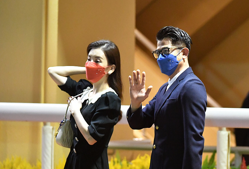 郭富城|郭富城妻子晒带娃游玩照，天王嫂颜值出众，女儿可爱