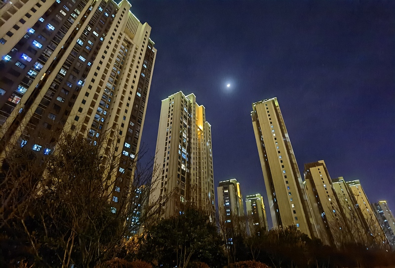 中海地产|看门大爷一语道破楼市实情，内行人直言：很多购房者都没他看得透