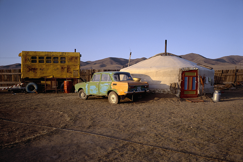 影像中国 在蒙古，中国农民工教当地人修公路，老师能被笨学生气笑了