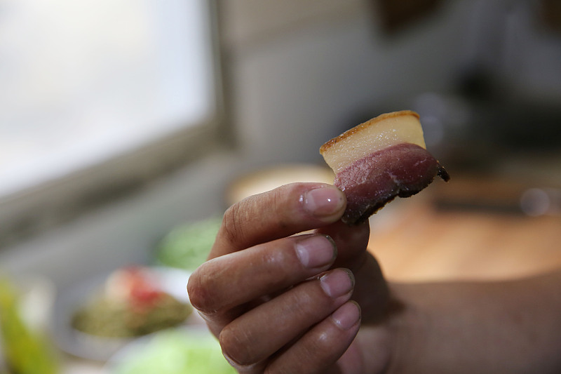 言谈健康 内科医生提醒：3种食物是肝病的“加速器”，若想养好肝，趁早撤离餐桌