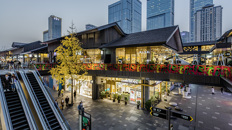 |社会怪象:大量商铺“倒闭”,满大街都是药店、餐饮店和房产中介