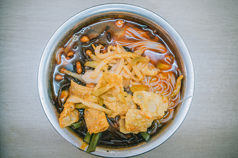 言谈健康|肝不好可以吃茄子吗？医生提醒：若想肝脏健康，3种食物尽量少吃