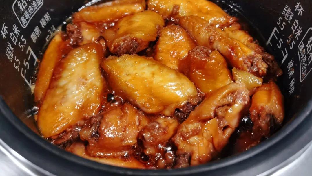 【辅食记】小朋友都喜欢的蜜汁鸡翅,不加一滴水,3步搞定,电饭煲就能做