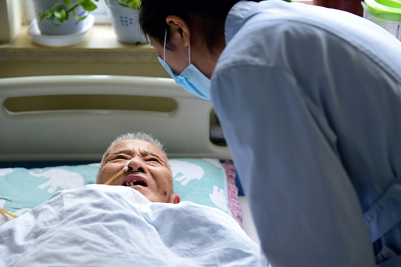 牙齿|牙齿不好的“根源”已找到，并非刷牙! 中医：你若坚持，牙齿牢固少拔牙！