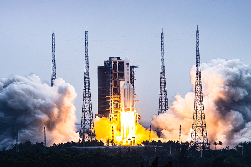 空间站 神舟十二即将返航！中国首次进入自己的空间站！老外想上得先学中文?