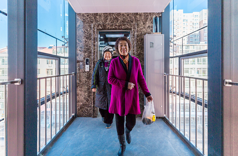 房产新谈 “共享电梯”来了!旧房安电梯有“新方案”,1、2楼不用反对了