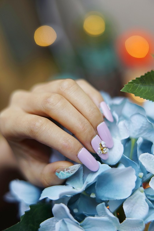 十点钟书屋|一位35岁女经理的忠告：女员工在陪酒前务必要做好这三件事