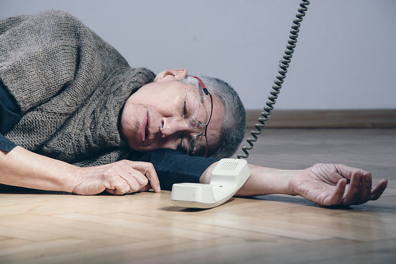 医生|越来越多年轻人猝死，医生提醒：猝死来临前，身体会发出7个信号