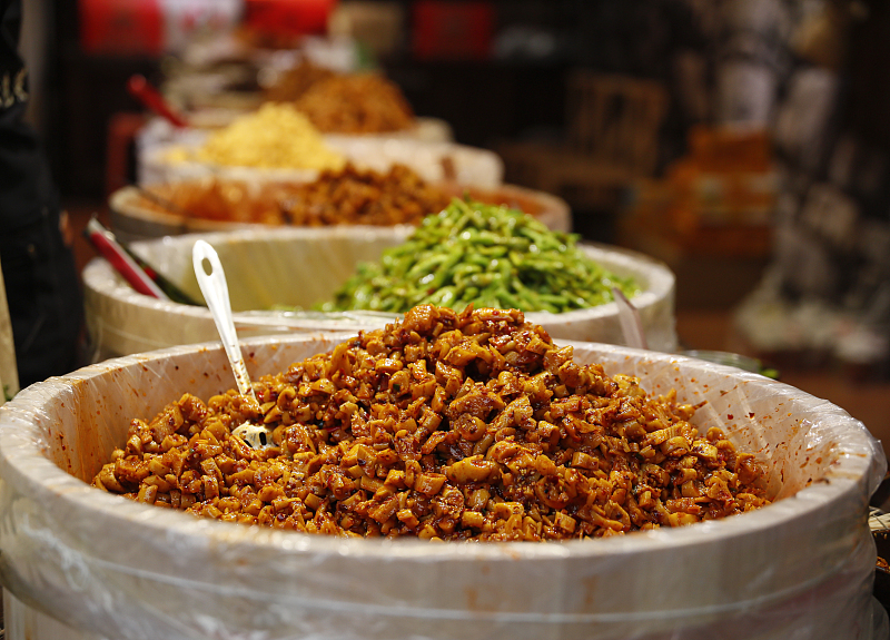 言谈健康|鸡肉是肝病的“发物”？医生建议：若想要养好肝，这3种食物能不吃就不吃