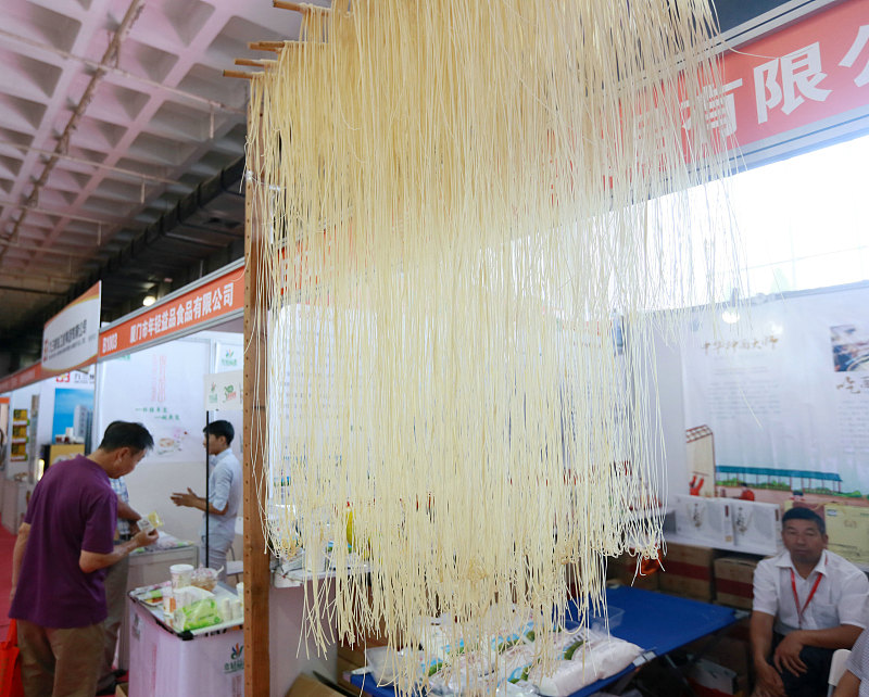 言谈健康|肝不好不能吃面条？医生：这3种伤肝食物，能不吃尽量别吃了