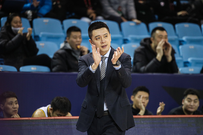 杨鸣|辽宁惨败仍有收获！潜力新星轰16+3，无愧杨鸣信任，值得球队培养