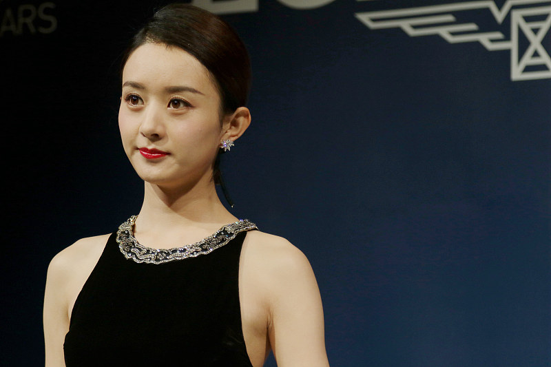 还珠格格|当年的新版《还珠格格》，女一糊了，女二没火，女三红透半边天