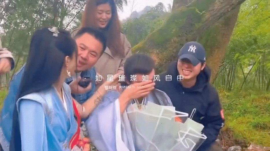 雷佳音|与凤行小沈璃饰演者：曾搭档过雷佳音，侧颜正脸都很美