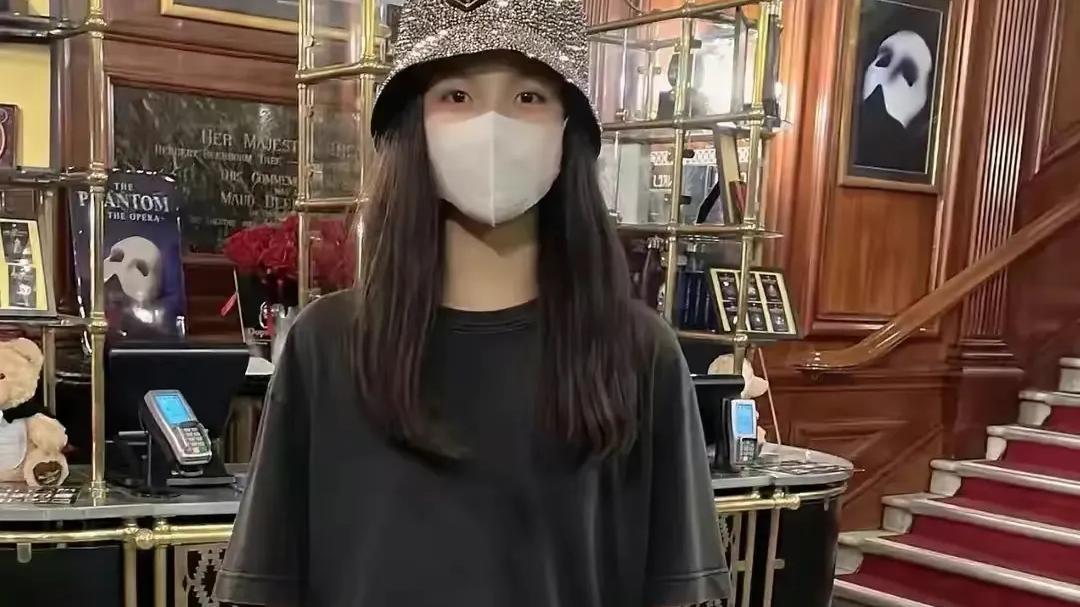 李湘|李湘富养女儿真不是盖的，不光物质上富养，精神上也同步