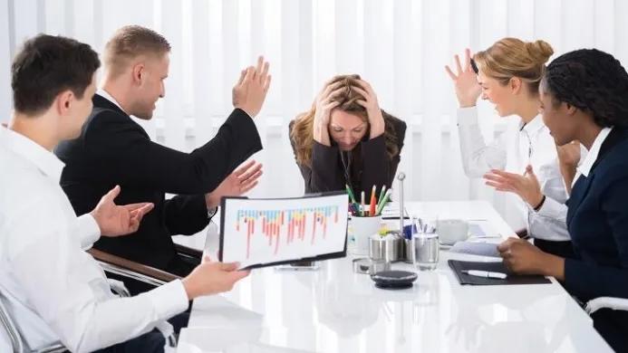 苹果|职场上，学会这三招，公司没人敢欺负你！