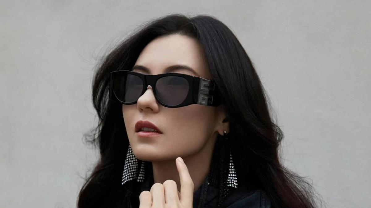 张柏芝|42岁张柏芝新造型封神！穿卫衣配超短裙秀腿上瘾？美貌直接火出圈