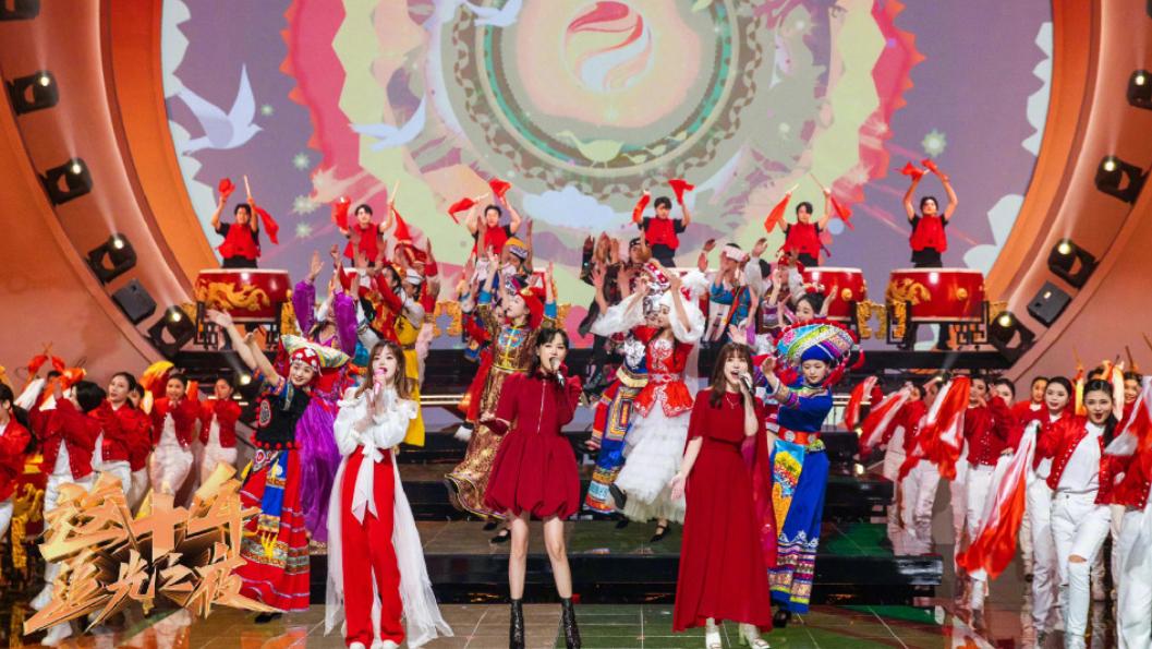 航天|追光之夜：韩红《星梦》致敬航天工作者，周深歌声温暖大气有力量