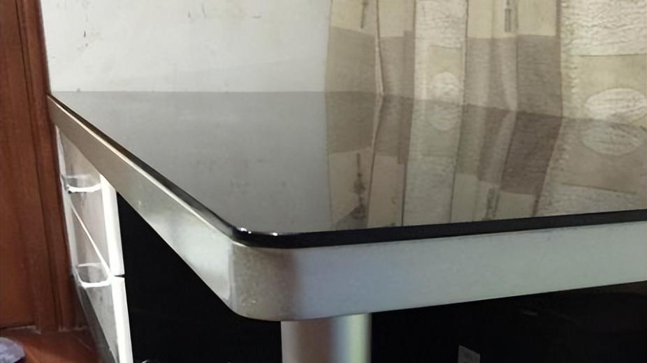 刚搬新家！被老舅劈头盖脸一顿骂称：陆续装了个让人闻风丧胆的坑