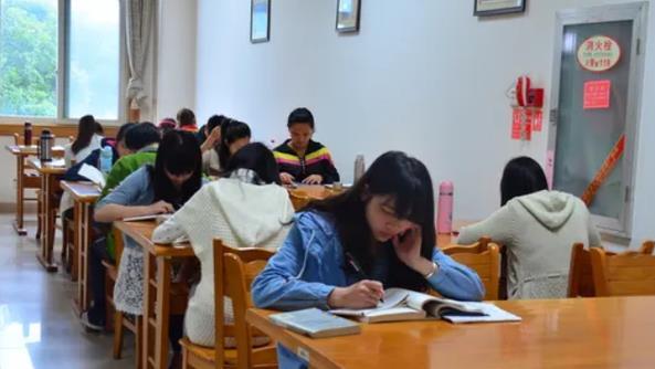 金融圈|张雪峰的一句话：女孩子漂亮可以学金融，不漂亮就算了！引发热议