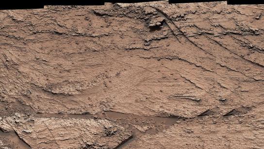 好奇号在过渡区发现一大片层状粘土矿，层层叠叠蕴含很多科学信息