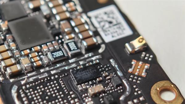 芯片|捅破天的技术原来只要10块钱？UP主拆解华为Mate 50