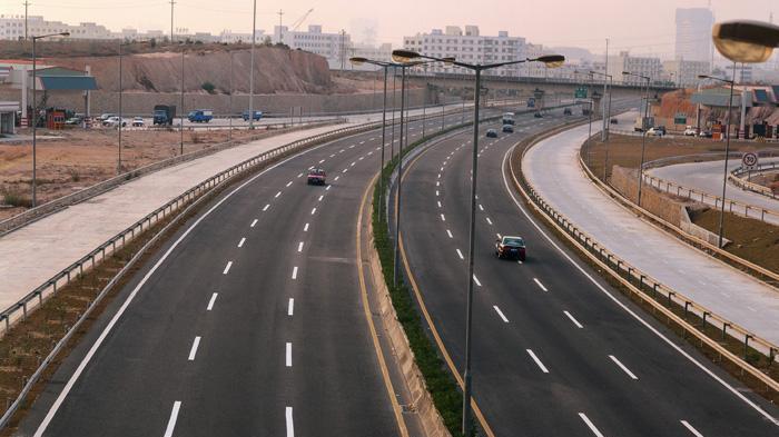 中国最赚钱高速公路：每天收费千万元，比印钞机还快
