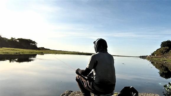 |钓鱼时鱼在水下是怎么吃饵的？野钓究竟怎样抓口才好？