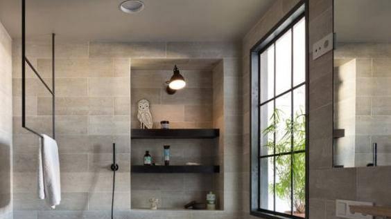 装修卫生间别再装置物架，聪明人都选择这样设计，好用！