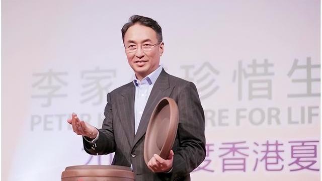 香港千亿富豪李家杰，自己一生未婚，却救了5万个先天心脏病儿童