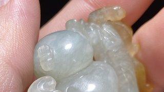 翡翠|清乾隆 老坑翡翠 黄翡俏色 双童子持如意戏金蟾 把件摆件挂件