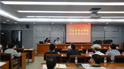 招聘|“三不限”单位迎来扩招，待遇比公务员还香饽饽，胆大的别错过