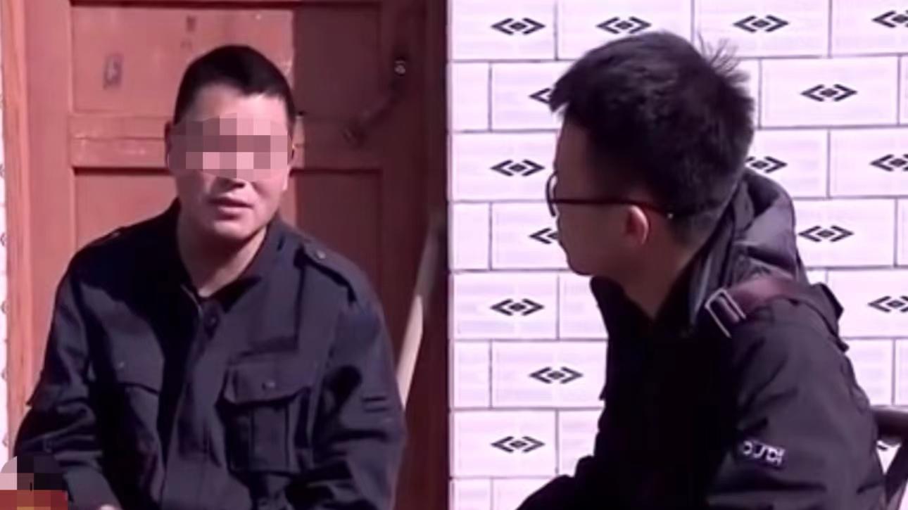 母亲在儿子10岁时就改嫁了，他们相隔只有3里地，但母亲为了避嫌竟没看过孩子一次