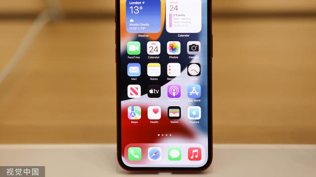 翻出一部iPhoneXS Max，充电开机升级一气呵成，感觉还能用2年