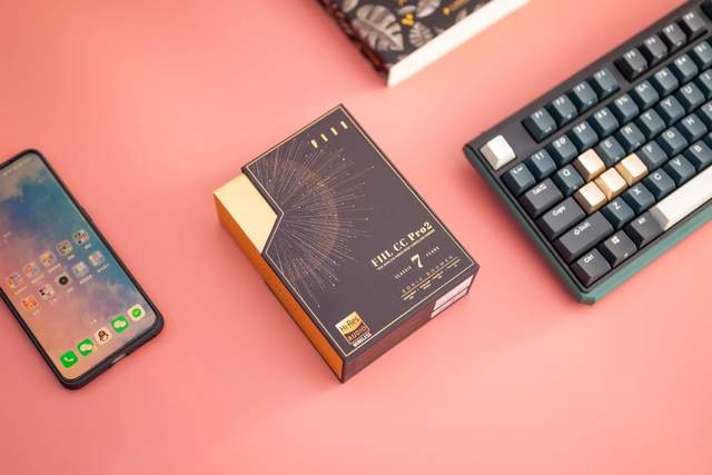 蓝牙耳机|亲民“小金标”，不仅智能降噪，FIIL CC Pro2表现出人意料