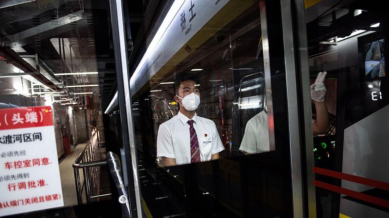 长沙：对不起，武汉南京青岛郑州，跟上海比大家的地铁都过剩了